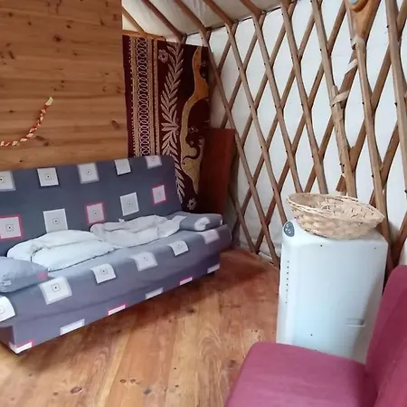 Charmante Yourte Contemporaine *